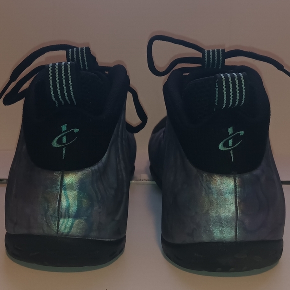 Nike - Picture 6 of 8